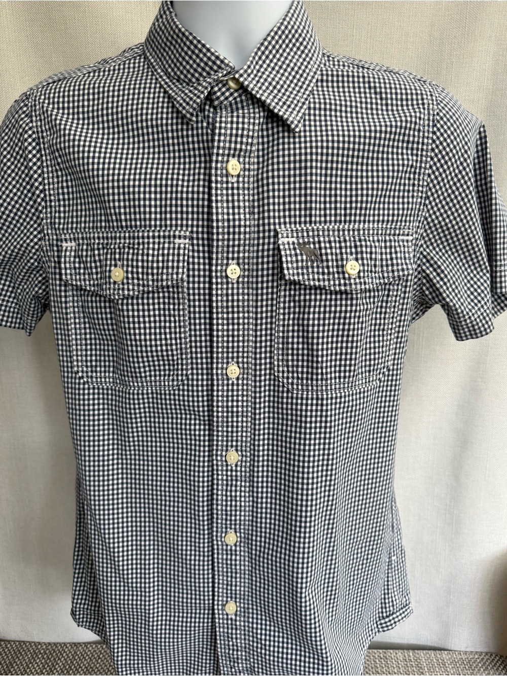 Abercrombie & Fitch Black and White Gingham Short Sleeve Button-Down Shirt